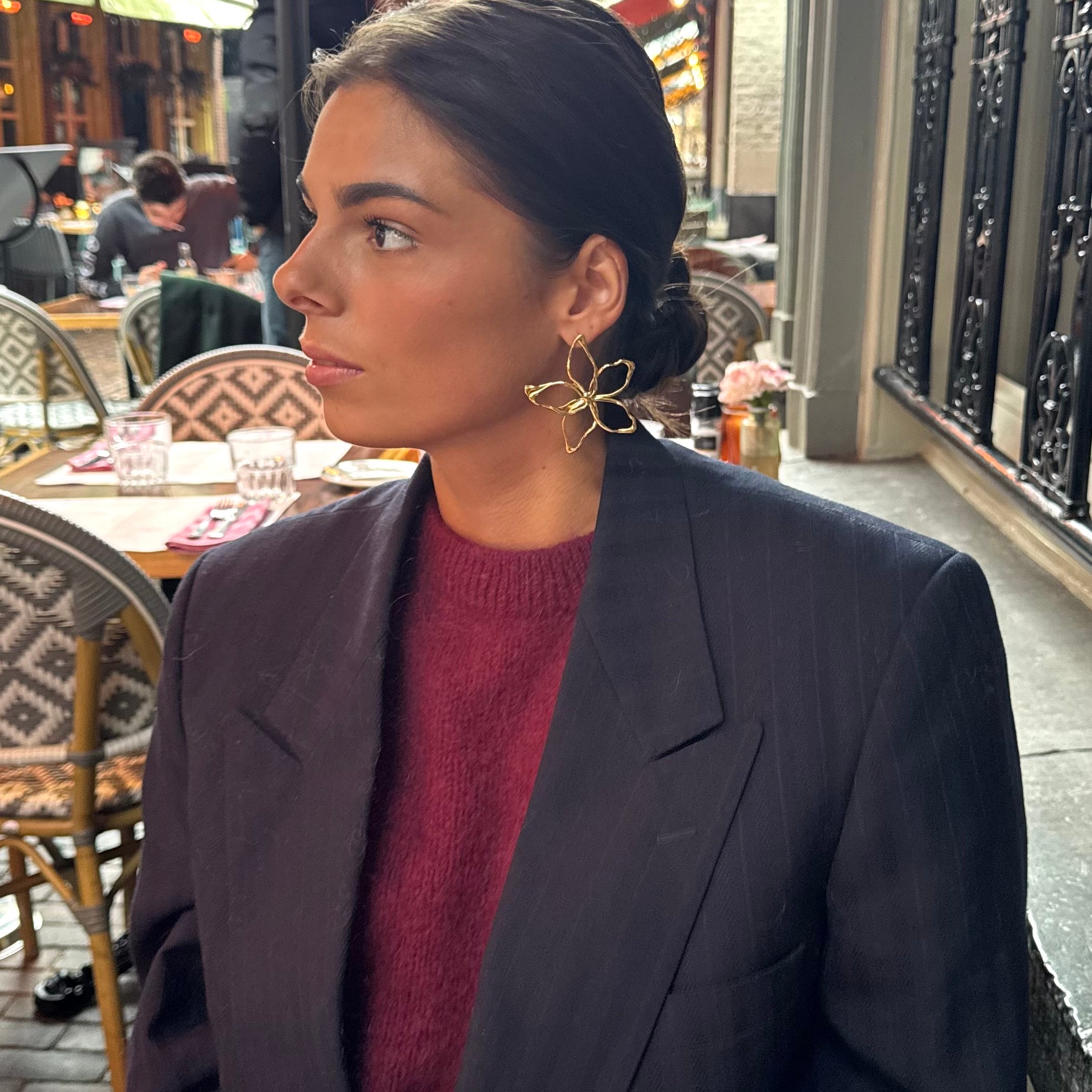 Bloem oorbellen kopen online | Gouden flower oorbellen | Stainless Steel Flower Earring | BY BLOOM