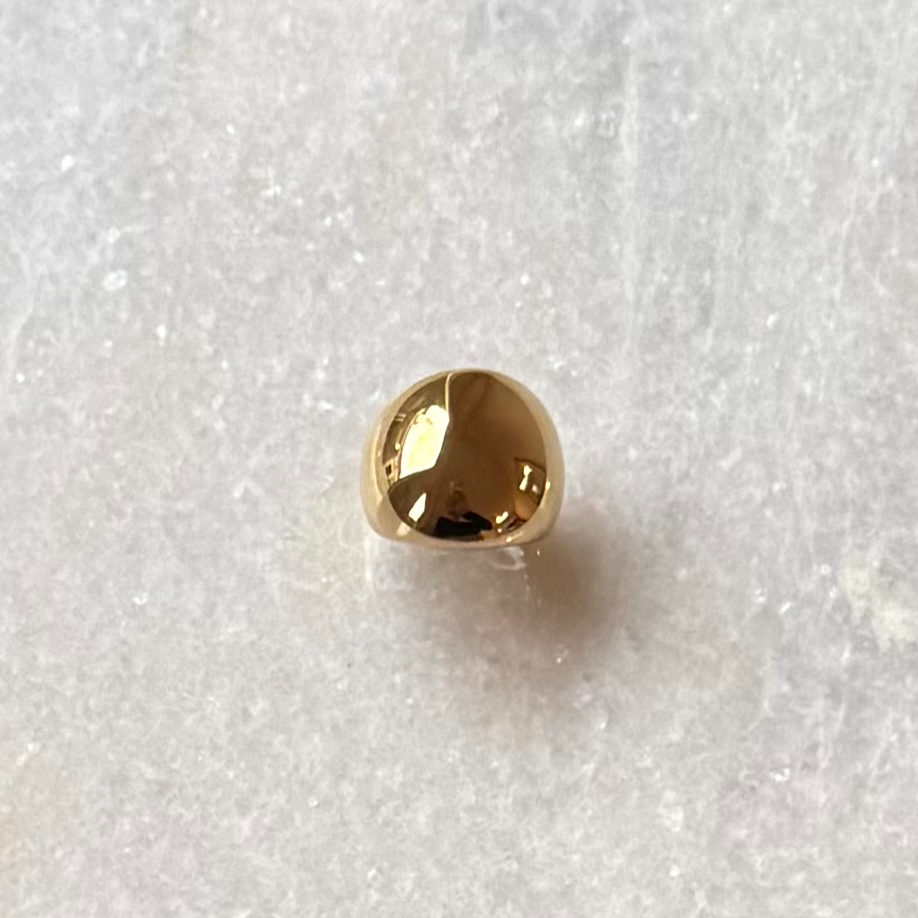 Gouden dome ring | Gladde gouden ring | Statement ring kopen online | BY BLOOM