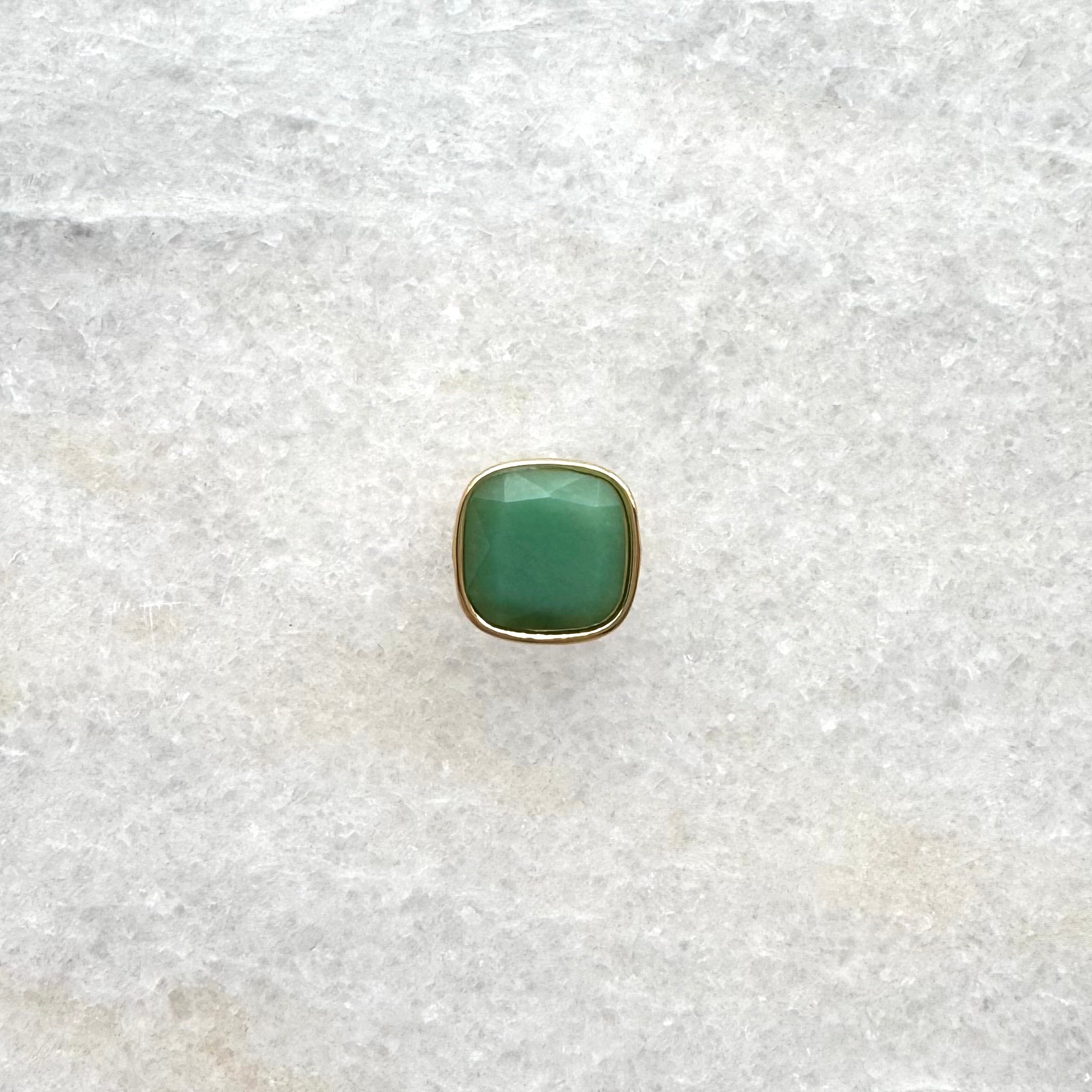 Gouden ring met groene steen | Roestvrijstalen ring online kopen | BY BLOOM sieraden