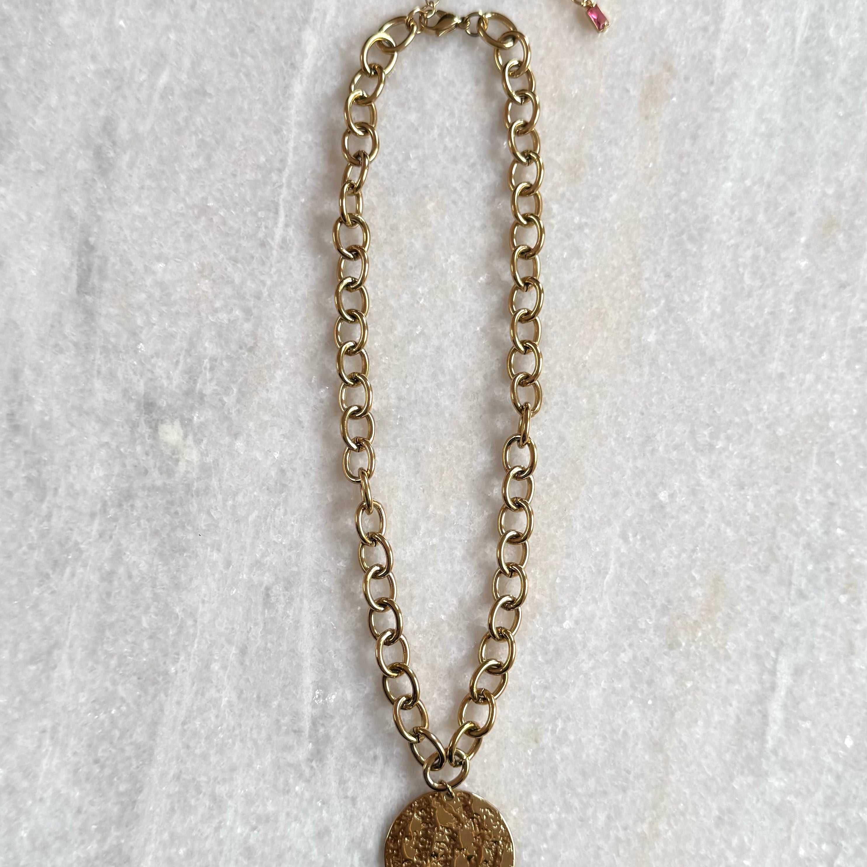 Gouden ketting met munt | Stainless Steel coin ketting | BY BLOOM ketting kopen online
